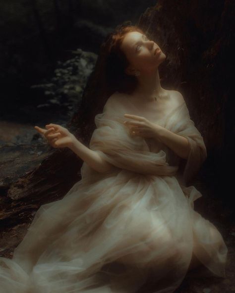 Nereid Aesthetic, Ethereal Beauty Woman, Ethereal Photography, Underwater Portrait, Pose Portrait, Rennaissance Art, Ethereal Aesthetic, Ghost Photos, Underwater Photography