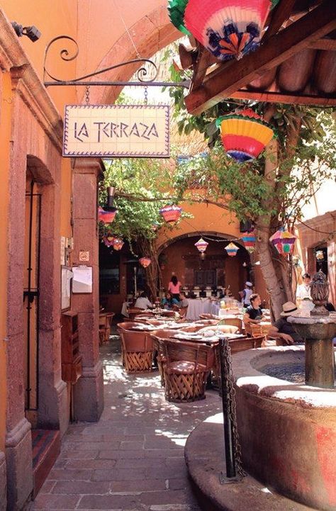 Mexico Baecation, Mexico Streets, Mexican Restaurant Design, Mexican Restaurant Decor, Starting A Coffee Shop, Spain Aesthetic, Mexican Dinner, Mexico Culture, Coffee Shop Aesthetic