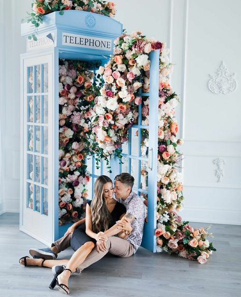 Photo Booth Box, Magazine Photo Booth, Outdoor Photo Booths, Graduation Party Inspiration, Photography Studio Decor, Beautiful Engagement Photos, Wedding Background Decoration, Pre Wedding Photoshoot Outdoor, Event Props