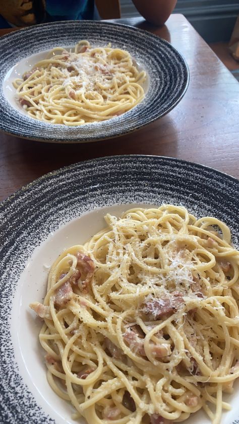 food | food inspo | italian food | pasta | scran | meal ideas | meal inspo | eat | carbonara | cheese pasta | bacon pasta | recipes | dinner date | aesthetic food | aesthetic meals | instagram feed inspo | photo inspo | feed | instagram food inspo | story inspo | girls meal ideas Pasta Carbonara Aesthetic, Carbonara Aesthetic, Food Aethstetic, Aesthetic Eating, Food Core, Oscar Food, Uni Meals, Royal Food, Pasta Aesthetic