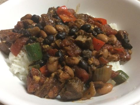 Spicy pork and black bean chilli Best Chili Recipes, Black Bean Chili Recipe, Tofu Chili, Winning Chili Recipes, Award Winning Chili Recipe, Chili Recipe With Black Beans, Award Winning Chili, Mole Recipe, Leftover Chicken Breast