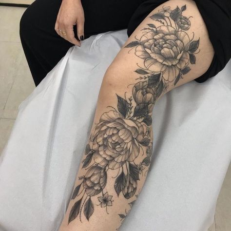 Leg Sleeve Placement, Thigh To Shin Tattoo, Flower Over Knee Tattoo, Thigh And Knee Tattoos Women, Peony Leg Sleeve Tattoo, Full Leg Flower Tattoo, Floral Leg Tattoo Sleeve, Floral Leg Sleeve Tattoo Women, Peony Tattoo Leg