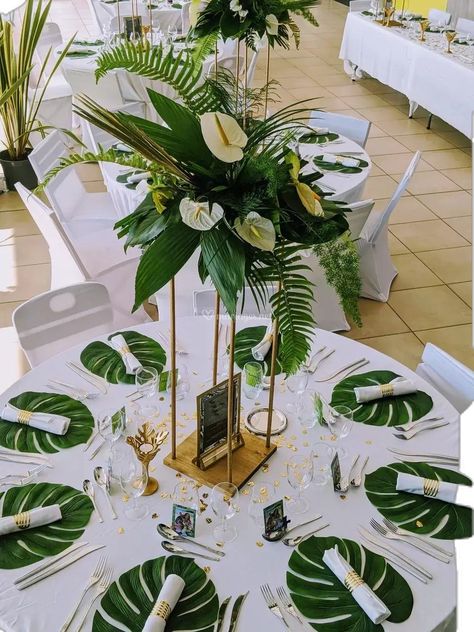 Havana Nights Party Decorations Ideas, Carribean Party Theme, Classy Tropical Party Decor, African Centerpieces Ideas, Jungle Theme Table Decor, Safari Wedding Decor, Elegant Luau, Jungle Theme Wedding, Tropical Green Wedding