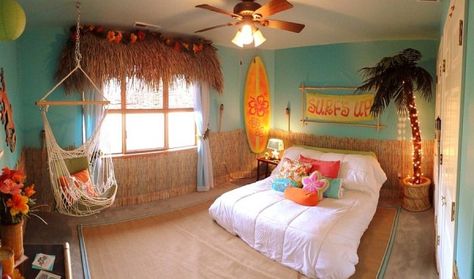 Gorgeous kids' bedroom brings home the tropical style in a delightful fashion [Design: DeZignsByD] Bedroom Tropical Style, Hawaiian Bedroom, Childrens Bedrooms Design, Rum Inspo, Minimal Scandinavian, Beach Themed Bedroom, Summer Bedroom, Tropical Bedrooms, Bedroom Trends