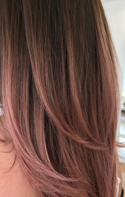 Rose gold perfection Rose Gold Brown Hair, Hair Styles Dyed, Dusty Rose Hair, Dusty Pink Hair, Rose Gold Hair Brunette, Balayage Straight Hair, Dirty Blonde Hair, Brown Hair Balayage, Pink Highlights