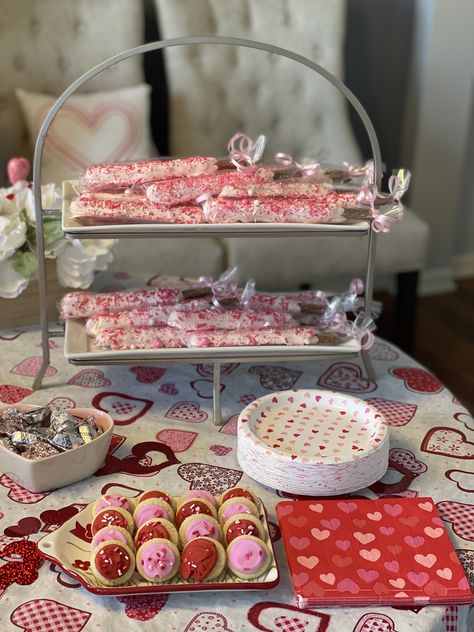 Sprinkle Pretzels, mini cookies and heart chocolates for our little sweetheart’s first birthday Sweet One First Birthday Hearts, First Birthday In February Party Ideas, Heart Theme First Birthday, Little Sweetheart First Birthday, Valentines One Year Old Birthday, One Little Sweetheart Birthday, Our Little Sweetheart Is Turning One, Birthday Treat Table, Heart Themed Birthday