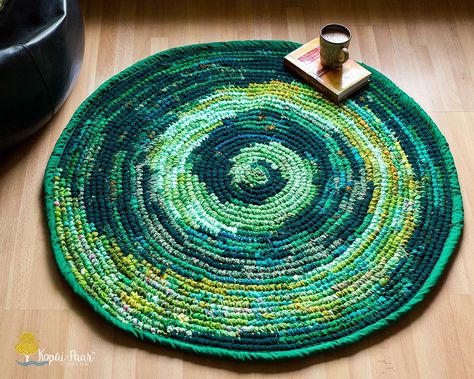 Crochet Flower Rug Pattern, Diy Crochet Rug, Circular Crochet, Owl Rug, Rug Diy, Braided Rag Rugs, Crochet Rag Rug, Doily Rug, Funky Rugs