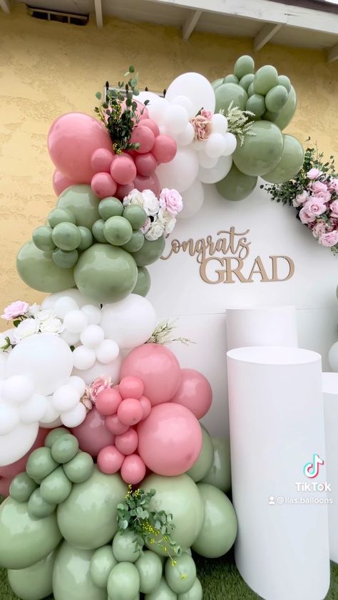 High Tea Graduation Party, Graduation Party Ideas Sage Green, Graduation Party Ideas Balloons, Graduation Party Outdoor Ideas, Pink And Green Grad Party, Mother’s Day Balloon Garland, Balloon Graduation Decorations, Pink And Green Graduation Party, Graduation Color Schemes