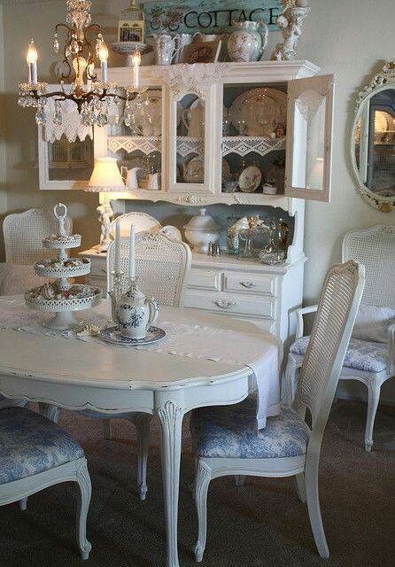 Camera Shabby Chic, Shabby Chic Dining Room, Muebles Shabby Chic, French Life, Chic Dining Room, Shabby Chic Dining, Cottage Shabby Chic, Shabby Chic Stil, Shabby Chic Living