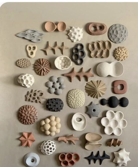 Ceramic Assemblage, Beginner Pottery, Organic Ceramics, Ceramic Texture, Pottery Handbuilding, Clay Texture, Keramik Design, Ceramic Wall Art, Pottery Classes