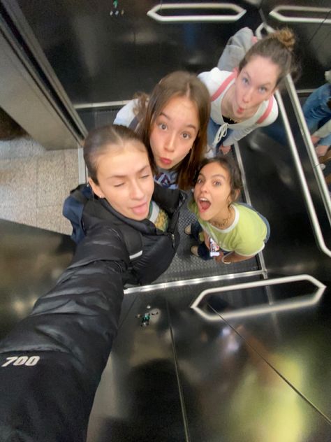 0.5x lens selfie of four girls in an elevator silly faces  wearing aesthetic outfits make too Group Mirror Selfie Poses, Selfie Group Poses, Silly Selfie Ideas, Instagram Story Ideas Group Pictures, 0 5 Selfie Ideas, Mirror Selfie Two People, Group Selfie Ideas, Best Friends Pose Ideas, Friends Pics Group