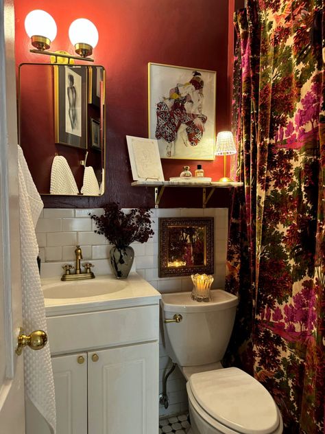 Jewel Tone Bathroom, Maroon Bathroom, Burgundy Bathroom, Goth Bathroom, Benjamin Moore Bathroom, Blue Library, Backdrop Paint, Bathroom Wall Decor Ideas, Guest Bathroom Decor