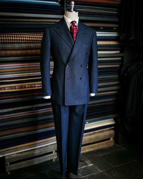 B&TAILOR Bespoke Korea Seoul on Instagram: “Blue & Grey glen plaid bespoke DB suit  Fabric: Standeven Heritage Twist Merino Wool 395g  #비앤테일러 #bntailor #bespoke #fullhandmade…” Double Breasted Suit Men, Dapper Gentleman Style, Terno Slim, Slim Fit Suit Men, African Wear Styles For Men, Suits Men Business, Classy Suits, Korea Seoul, Dress Suits For Men