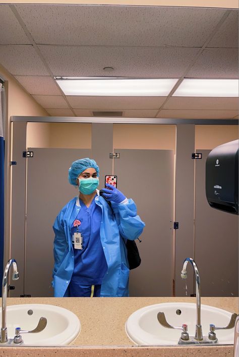 Hospital Working Aesthetic, Healthcare Aesthetic Scrubs, Scrub Nurse Aesthetic, Health Care Worker Aesthetic, Nurses Pictures, Nurse Extern, Nurse Anesthetist Aesthetic, Hospital Nurse Aesthetic, Medical Field Aesthetic