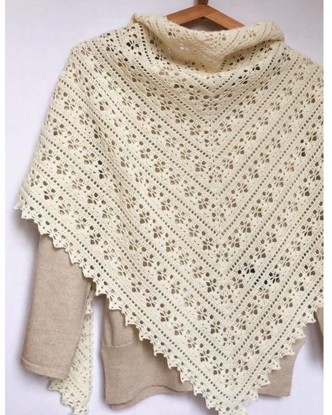 Most current Photo Crochet cowl beginner Tips Einfach und süß GRATIS Häkelschal für Anfängerinnen #anfangerinnen #einfach #gratis #hakelsch #beginner #cowl #Crochet #current #Photo #Tips Crochet Scarf For Beginners, Crochet Scarf Easy, Crochet Shawl Free, Crocheted Shawl, شال كروشيه, Poncho Crochet, Crochet Shawl Pattern Free, Crochet Shawls And Wraps, Poncho Pattern