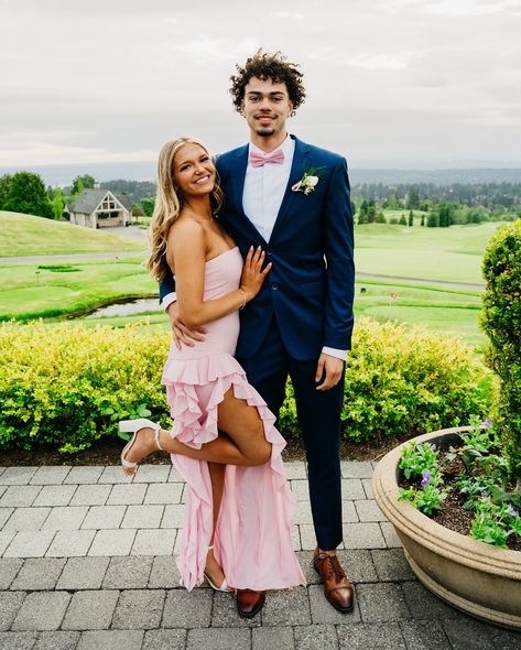 Light Pink Hoco Dress, Pink Hoco Dress, Light Pink Prom, Blue Tux, Suit Prom, Seattle Photography, Dark Blue Suit, Shoot Poses, Navy Blue Suit