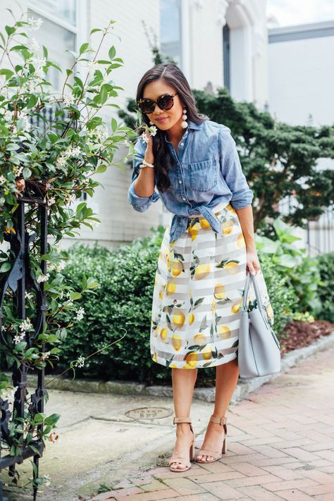 COLOR & CHIC | Chambray button up and a lemon print midi skirt for summer Brunch Outfit Summer, Sunday Brunch Outfit, Brunch Outfit Spring, Summer Brunch Outfit, Wineries Outfit, Midi Skirt Casual, Lemon Print, Printed Midi Skirt, Brunch Outfit