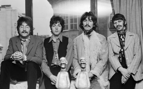 Paul McCartney talks through The Beatles 'White Album',1968 Beatles Interview, Beatles Wallpaper, Timothy Leary, Beatles Albums, John Lennon Paul Mccartney, Lennon And Mccartney, The White Album, John Lennon Beatles, Concept Album