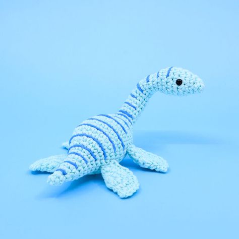 Water Dinosaurs, Crocheting Tutorial, Club Crochet, Dino Pattern, Crochet Dinosaur Patterns, Jumbo Yarn, Crochet Dinosaur, Dinosaur Pattern, Diy Crochet Projects