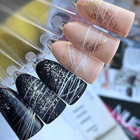 Ultra sticky and stringy on purpose!  This gel is made for making string webs of lines. Spider Gel, Christmas Gel Nails, Grunge Nails, Beauty Natural, Gel Liner, Gel Nail Art, Matte Nails, Peta, Trendy Nails