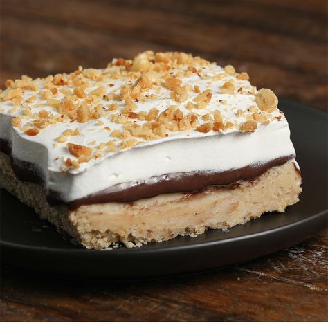 Easy No-Bake Peanut Butter Chocolate Pie Peanut Butter And Powdered Sugar, Peanut Butter Chocolate Pie, The Salty Cooker, Pumpkin Chiffon Pie, Kill Joy, Whipped Cream Topping, Dessert Breads, Chocolate Peanut Butter Desserts, Pudding Flavors