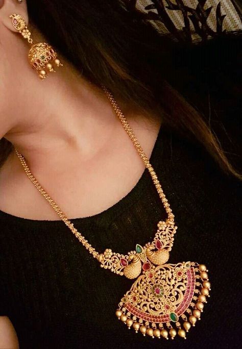 Wedding Rings Tattoo, Dollar Chain, Trendy Wedding Rings, Rings Tattoo, Gold Dollar, Gold Necklace Indian Bridal Jewelry, Antique Jewelry Indian, Gold Pendant Jewelry, Wedding Jewellery Collection