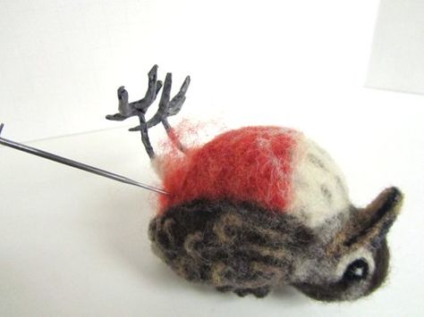 Felting Birds, Living Felt, Felting Tips, Needle Felted Birds, Felted Birds, Dead Bird, Felt Birds Ornaments, Needle Felting Diy, Bird Free