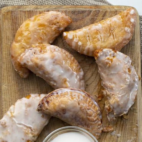 Apple Hand Pies - i am baker Pie Glaze Recipe, Fried Hand Pies, Individual Apple Pies, Apple Pie Desserts, Dessert Nachos, Traditional Apple Pie, Apple Pie Filling Recipes, Fried Apple Pies, Homemade Pie Crust