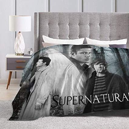 Supernatural Blanket, Warm Blankets Cozy, Red Blanket, White Comforter, Summer Quilts, Bed Couch, Warm Blanket, Chair Bed, Couch Sofa