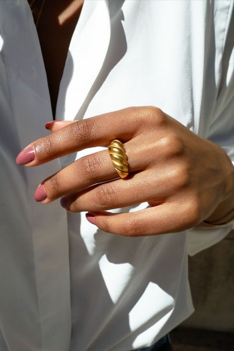 Croissant Ring, Jewellery Photography Inspiration, Jewelry Product Shots, Jewellery Photography, Handwriting Necklace, Anklet Designs, Jewelry Photoshoot, Gold Rings Fashion, Golden Jewelry