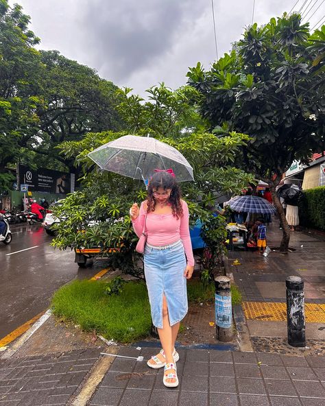 𝓇𝒶𝒾𝓃𝓎 𝒹𝒶𝓎𝓈 𝓌𝒾𝓁𝓁 𝓅𝒶𝓈𝓈 𝓎ℴ𝓊 𝒷𝓎 ༘⋆ 🌧️፠🫧🎀₊˚ෆ☔️ #monsoon #monsoonpics #monsoondump #julydump #julyweather #punerain #punerainyseason🌧️🌧️☔️🌫️ #punecreators #ootd #pinkoutfit #outfitaesthetic #monsoonoutfit #cuteootd #newmeogs [ Pinterest ootd , monsoon outfits , monsoon season , monsoon weather , cute outfit inspiration , pink ootd , bows , aesthetic , july dunp , rainy season , pune ] Monsoon Outfits, Bows Aesthetic, Pink Ootd, Monsoon Season, Rainy Season, Pink Outfit, Cute Outfit, Rainy Days, Pune