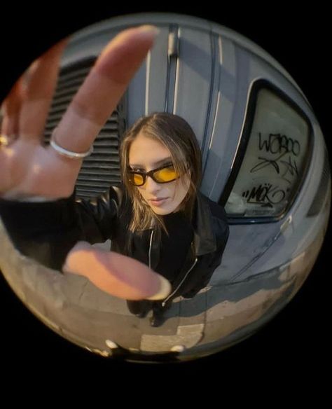 Fish Eye Face Perspective, Fisheye Perspective Reference, Fish Eye Lens Photos, Fish Eye Poses, Fisheye Photos, Fisheye Photography, Phone Attachment, Anamorphic Lens, Filter Photo