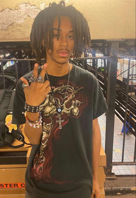 Black Goth Boy, Alt Outfits Aesthetic, Afro Goth, Punk Boy, Afro Punk Fashion, Dreadlock Hairstyles For Men, Goth Boy, Black Punks, Alt Outfits