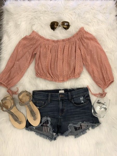 90 Degree weather makes this outfit an essential! Fun OTS crop top you can pair with anything! BOGO50 is BACK!! #apricotlaneaugusta #shopALB #augustamall #hot #summer #croptop Outfits For 90 Degree Weather, Outfits For 80 Degree Weather, 90 Degree Weather Outfit, Cute Outfits For Hot Weather, Outfits For Hot Weather, 70 Degree Weather Outfit, Dress Better, Everyday Clothing, Twinkle Toes