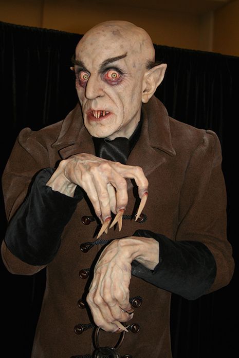 Life-sized sculpture of Nosferatu by master sculptor Mike Hill Max Schreck, Classic Monster Movies, Monster Squad, Film Horror, Scary Monsters, Famous Monsters, Horror Monsters, Vampire Academy, Mary Shelley