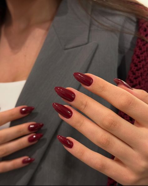 Dark Red Nails Ombre, Almond Wine Red Nails, All Red Almond Nails, Almond Wine Nails, Nail Colour Inspiration, Navy Red Nails, Cherry Red Nails Aesthetic, Red Sparkling Nails, Dark Red Almond Nails Short