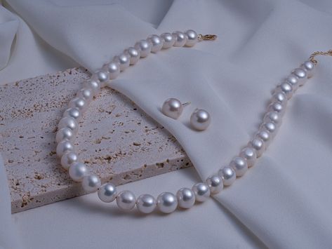 Elegant Large Pearl Jewellery Set #jewelleryset #pearljewelleryset #largepearls #pearlnecklace #weddingjewellery #weddingjewelleryset #pearlearrings Pearl Jewellery Set, Women Necklaces, Bead Charms Diy, Pop Mart, Pearl Jewelry Sets, Pearl Jewellery, Jewellery Set, Necklace Sizes, Surprise Gifts