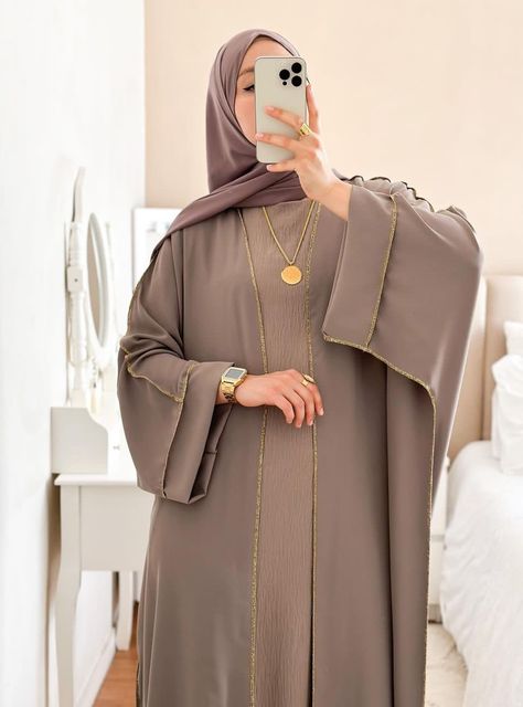 Hijabi Lawyer, Maxi Dress Hijab, Burkha Design, Stylish Abaya Designs, Abaya Aesthetic, Simple Abaya Designs, Prayer Clothes, Abaya Dresses, Unboxing Packaging