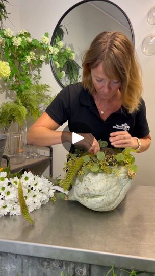 109K views · 4.6K reactions | Creating Floral Masterpieces with Chic Chrysanthemums & Pumpkin Spice by Royal Van Zanten! 🌼✨🎃" | Watch this skilled florist work her magic ✨ with Chic chrysanthemums by Royal Van Zanten ! See the fusion of fresh green centres 💚 and snow white petals... | By Master Florist | Facebook Chrysanthemum Flower Arrangement, Pumpkin Arrangements, White Petals, Autumn Ideas, Fall Arrangements, Chrysanthemum Flower, Shop Ideas, Fresh Green, Chrysanthemum