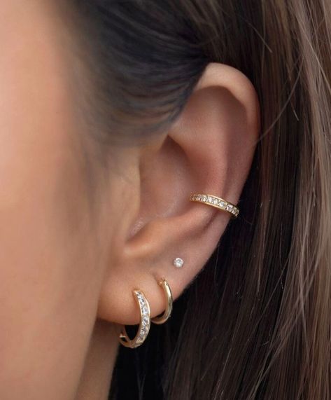 2nd Ear Piercing, Surfergirl Style, Minimalist Ear Piercings, Ear Peircings, Cool Ear Piercings, Pretty Ear Piercings, Cute Ear Piercings, Jewelry Accessories Ideas, Classy Jewelry