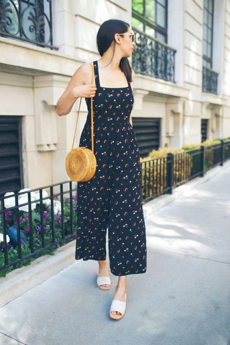 wide leg jumpsuits Casual Wear Women Summer, Stylish Jumpsuits For Women Casual, Women Jumpsuit Outfits Casual, Indian Summer Outfits Casual, Jump Suits For Women Jumpsuits, Cotton Jumpsuit Outfit, Jumpsuits For Women Indian, Fashion Jumpsuits For Women, Jumpsuit Fashion Casual