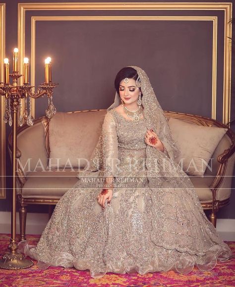 Brides N Brides on Instagram: “. . . Follow @bridesandbrides . . . @mahadphotographyofficial x @sadaffarhanofficial . . . . . . #bride #makeup #bridaldiaries…” Walima Maxi Pakistani Bridal, Nikah Photography, Walima Dresses Pakistani, Party Wear Evening Gowns, Pakistani Dresses Party, Bridal Mehndi Dresses, Indian Wedding Gowns, Walima Dress, Desi Wedding Dresses