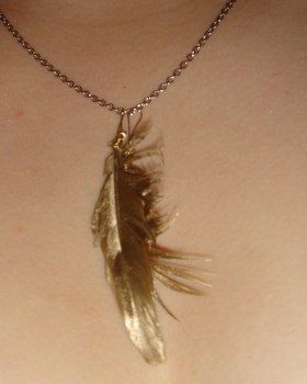 Easy. Find a feather. Spray paint it gold. Gold Feather Necklace, Golden Feather, Golden Bird, Bird Free, Feather Necklace, Gold Feathers, Feather Necklaces, Free Tutorial, Spray Paint