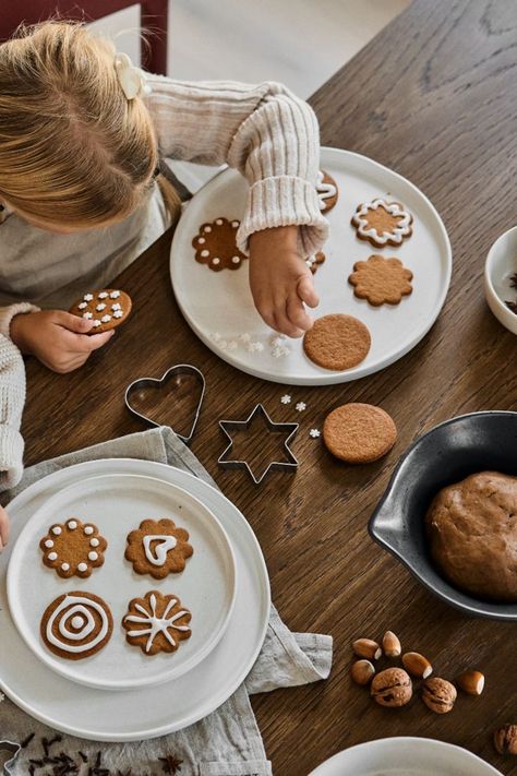 Cookies Photoshoot, Cookie Shots, Mini Photo Shoot, Scandinavian Lifestyle, Things To Try, Holiday Mini Session, Winter Bucket List, Baking Cookies, No Bake Cookies