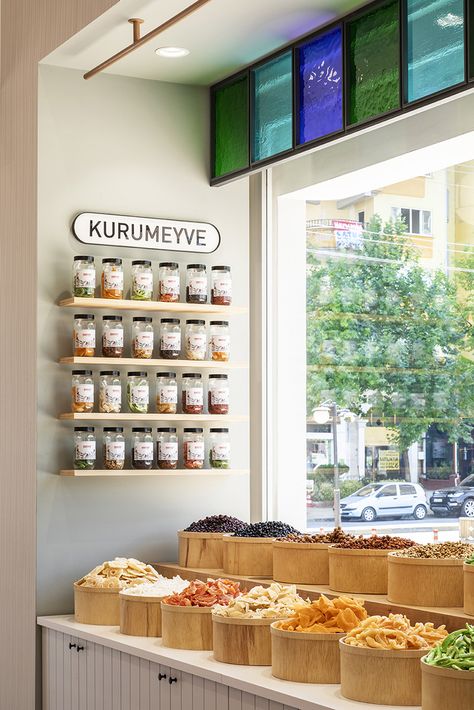 Meray Nut Store, Gaziantep Eco Store Design, Dry Fruits Shop Interior Design, Nuts Shop Design Ideas, Spice Shop Design, Spice Shop Design Ideas, Organic Shop Design, Spices Display, Retail Training, Nut Store