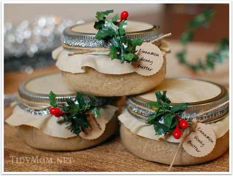 Here's a round up of homemade gifts in a jar - great ideas for last minute gifts! Handmade Food Gifts, Tidy Mom, Cinnamon Honey Butter, Cinnamon Honey, Gifts In A Jar, Mason Jar Gifts, Favorite Gifts, Jar Ideas, Edible Gifts