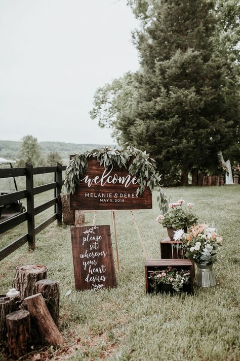 Wedding Entrance Outdoor Ceremony, Park Wedding Ceremony Decorations, Rustic Field Wedding, Wedding In A Pasture, Pasture Wedding Reception, Field Ceremony Wedding, Simple Field Wedding, Pasture Wedding Ideas, Braveheart Wedding