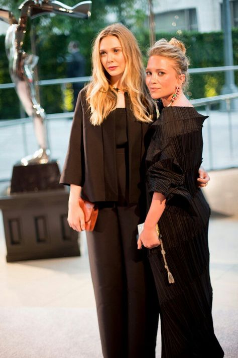 Wanda Avengers, Olsen Sister, Cfda Awards, Elizabeth Olsen Scarlet Witch, Mary Kate Ashley, Olsen Twins, Mary Kate Olsen, Ashley Olsen, Marvel Women