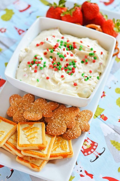 Cookie Dip Recipes, Christmas Cookie Dip, Christmas Dips, Pumpkin Fluff Dip, Cookie Dip, Christmas Dip, Dessert Dip, Delicious Christmas Cookies, Banana Cheesecake