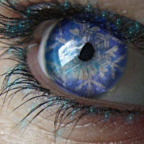 Snowflake Eye ~ Vampire Eyes, Novi Stars, Ice Dragon, Light Eyes, Gorgeous Eyes, Lip Art, Eye Contact, Eye Art, Art Drawings Simple